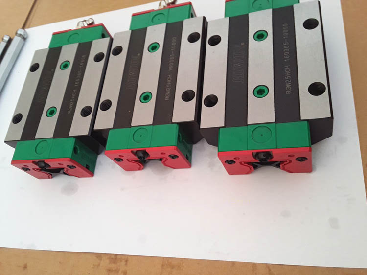 RGW系列 滚柱型直线导轨上银滑块